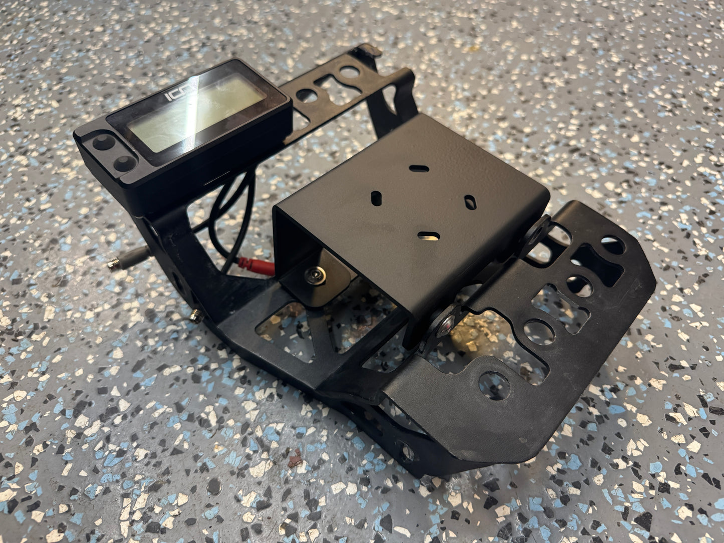 RB850 to AMPS Plate Adapter