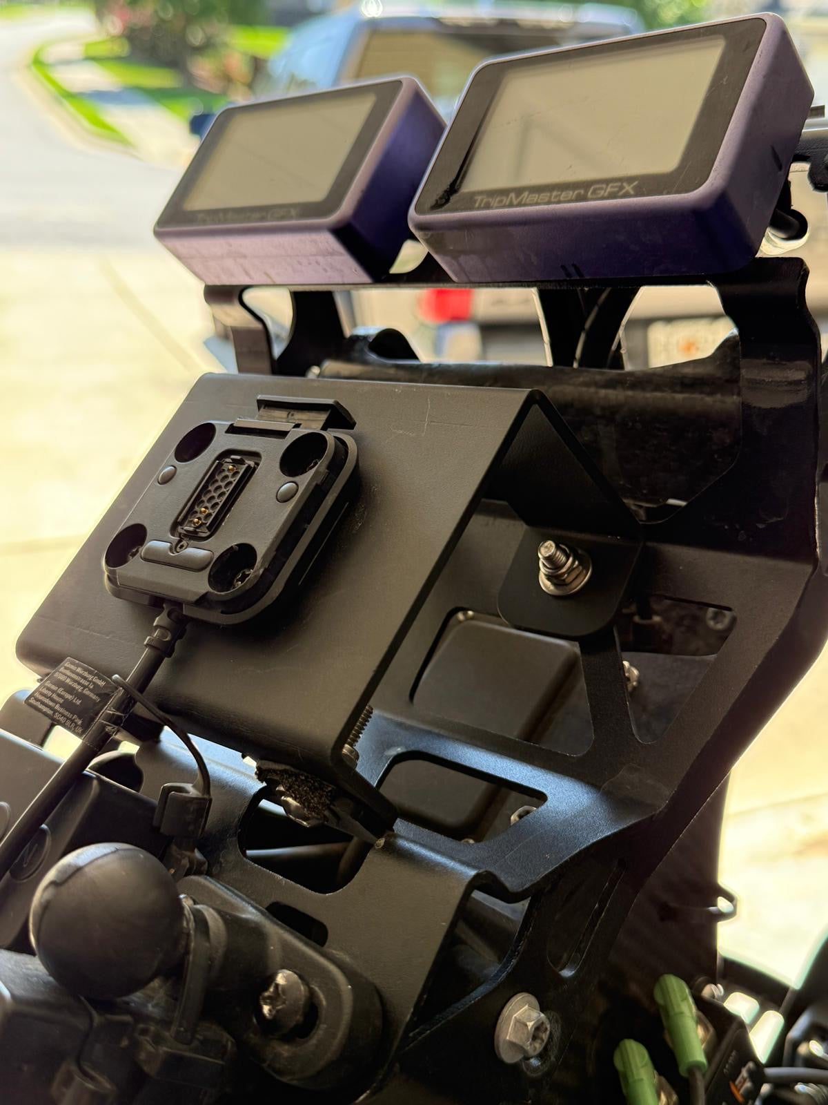 RB850 to AMPS Plate Adapter
