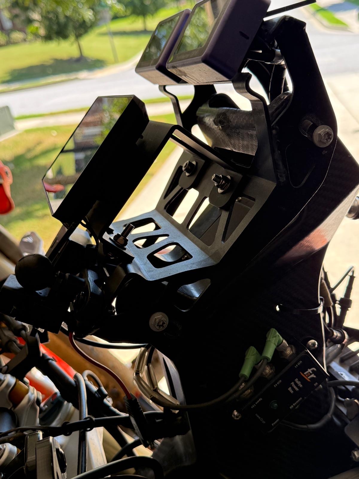 RB850 to AMPS Plate Adapter